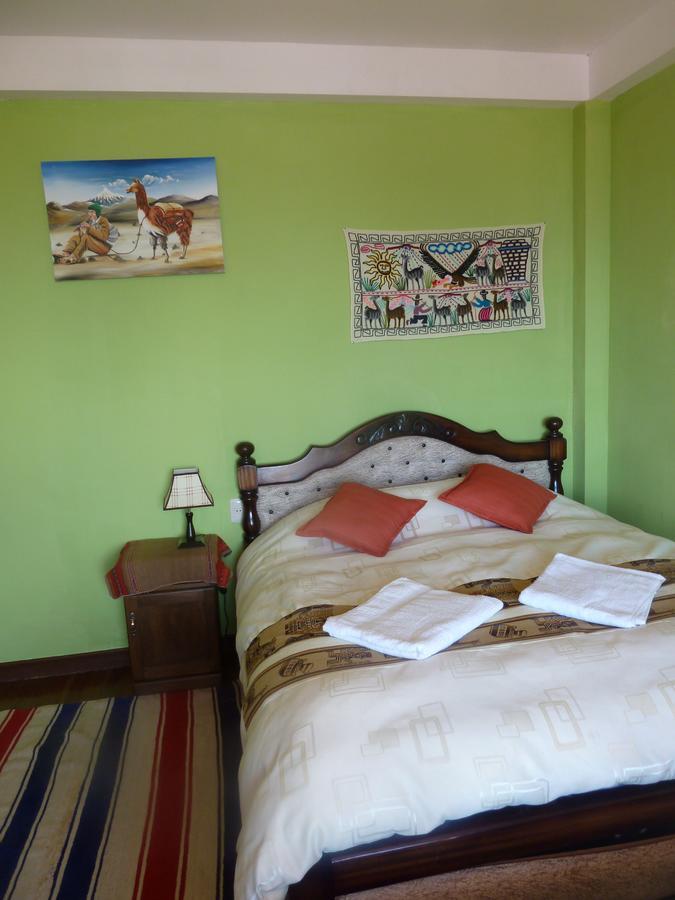 Отель Hostal Puerto Yumani Исла-дель-Соль Экстерьер фото