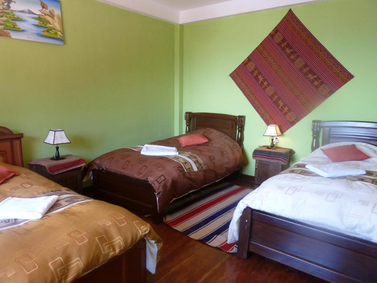 Отель Hostal Puerto Yumani Исла-дель-Соль Экстерьер фото