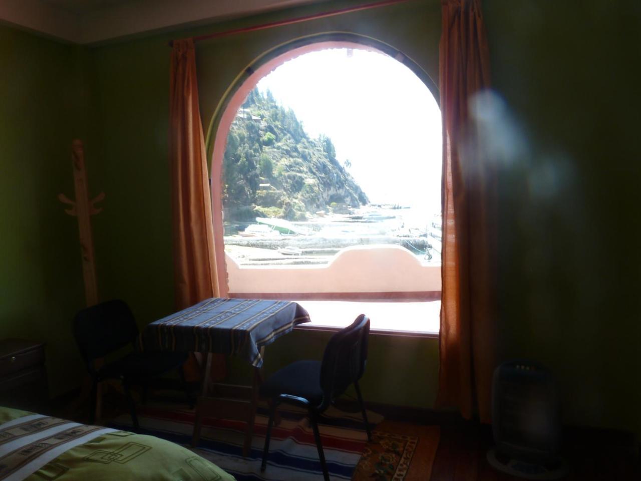 Отель Hostal Puerto Yumani Исла-дель-Соль Экстерьер фото