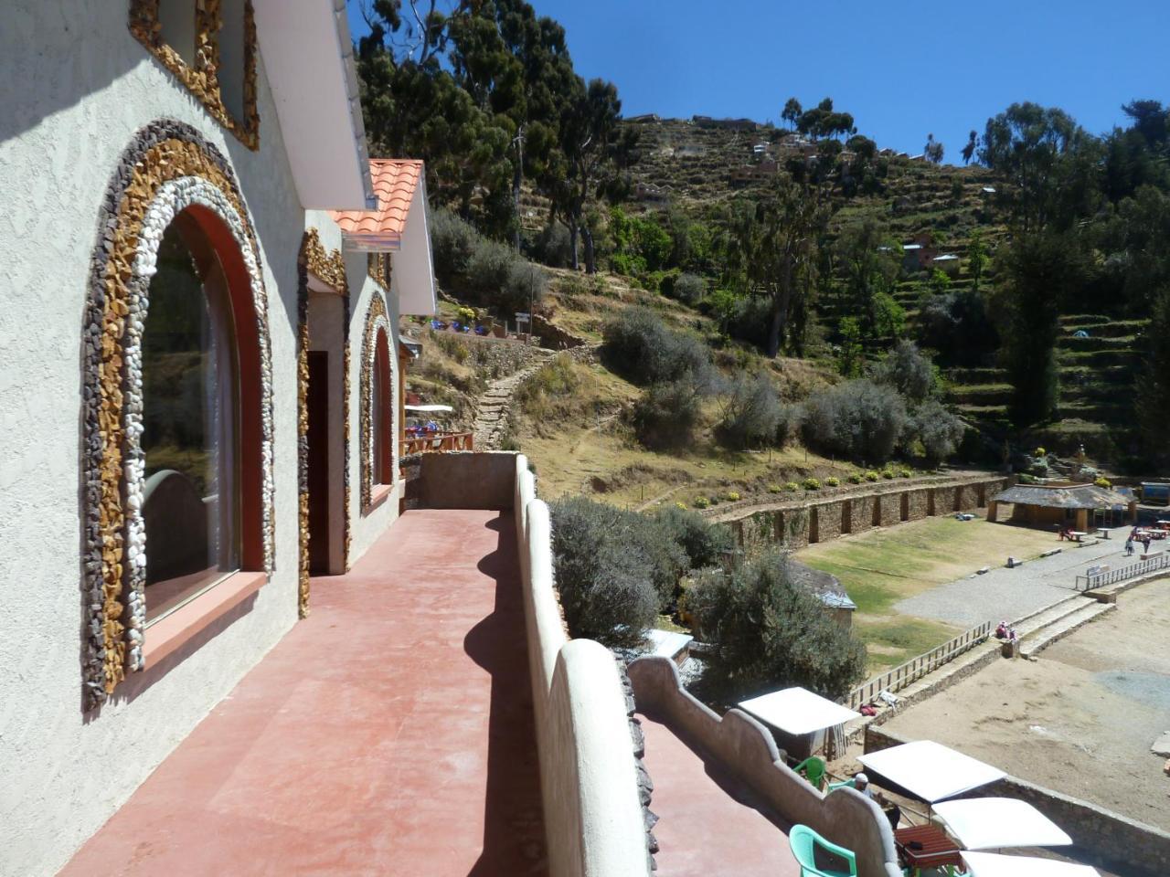 Отель Hostal Puerto Yumani Исла-дель-Соль Экстерьер фото